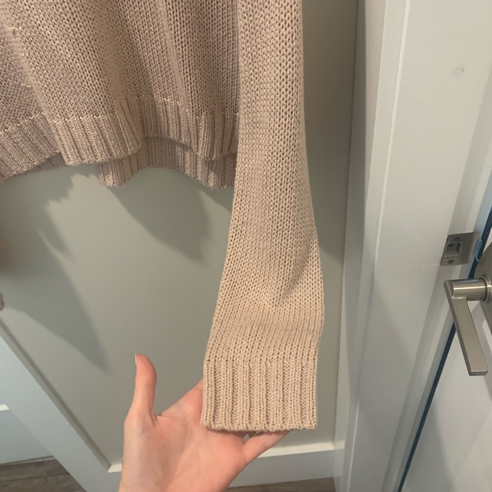 sweater - Picture 3 of 6